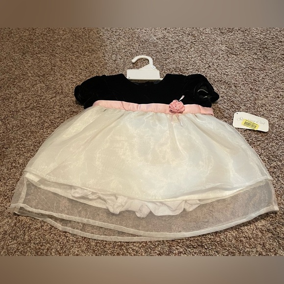 Infant girls 2pc dress size 6 months - Picture 1 of 2